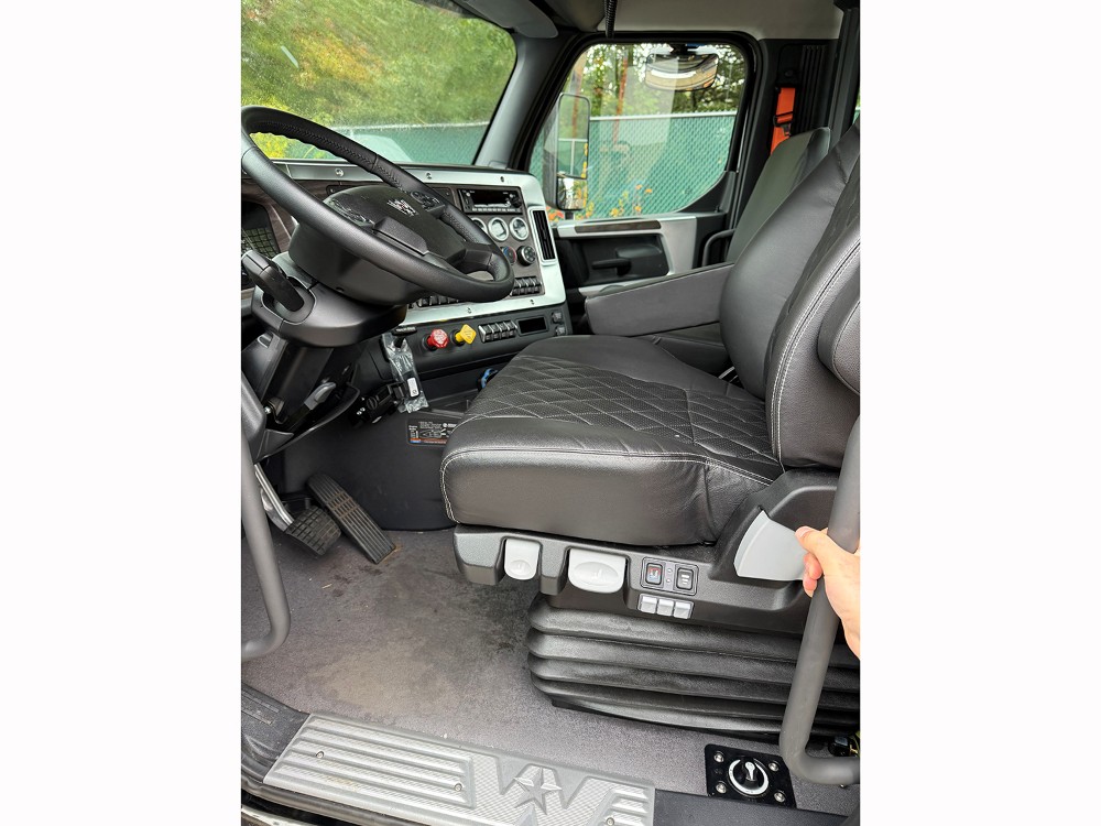 2025 Western Star 49X (Key# 1781) 9